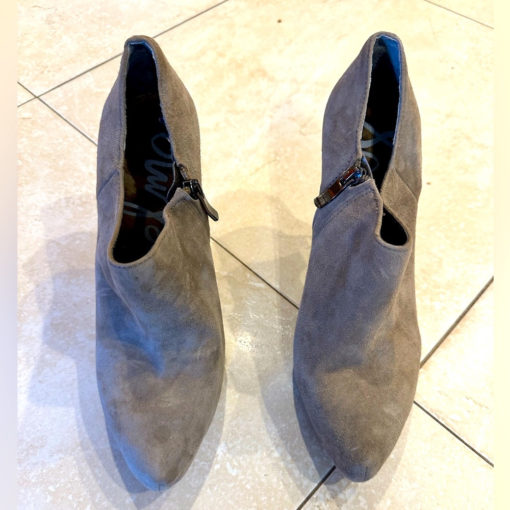 Women’s Sam Edelman heeled suede booties size 9.5